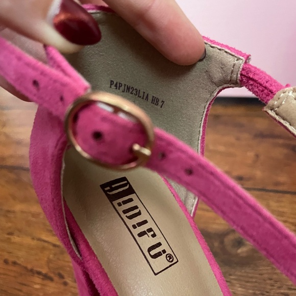 NWOT Chunky HERLS IDIFU 4in Chunky High Heels Pumps Closed Toe Block Strappy - Picture 7 of 15